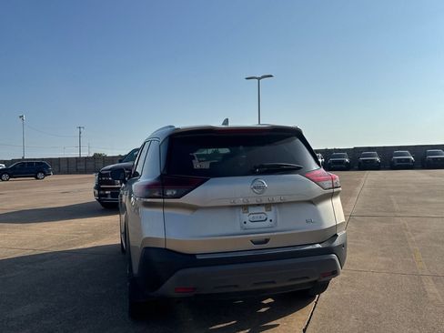 Certified 2021 Nissan Rogue SL FWD image 16