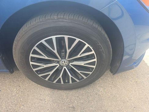 Used 2019 Volkswagen Jetta SEL FWD image 4