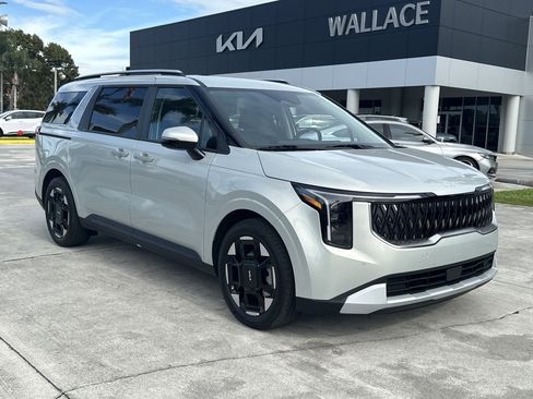 New 2026 Kia Carnival EX FWD image 4