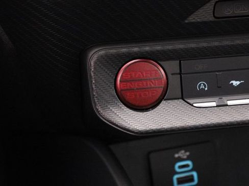 Used 2025 Ford Mustang Coupe image 14