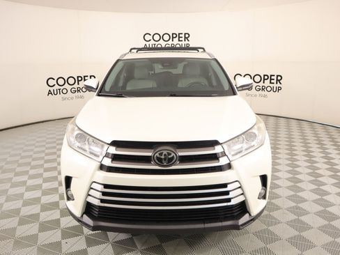 Used 2019 Toyota Highlander XLE image 9