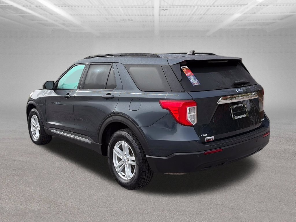 Used 2023 Ford Explorer XLT AWD/4WD image 4