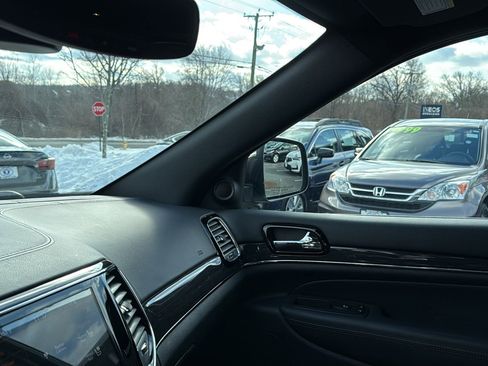 Used 2019 Jeep Grand Cherokee Overland image 23