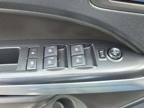 Used 2022 Chevrolet Colorado LT AWD/4WD image 18