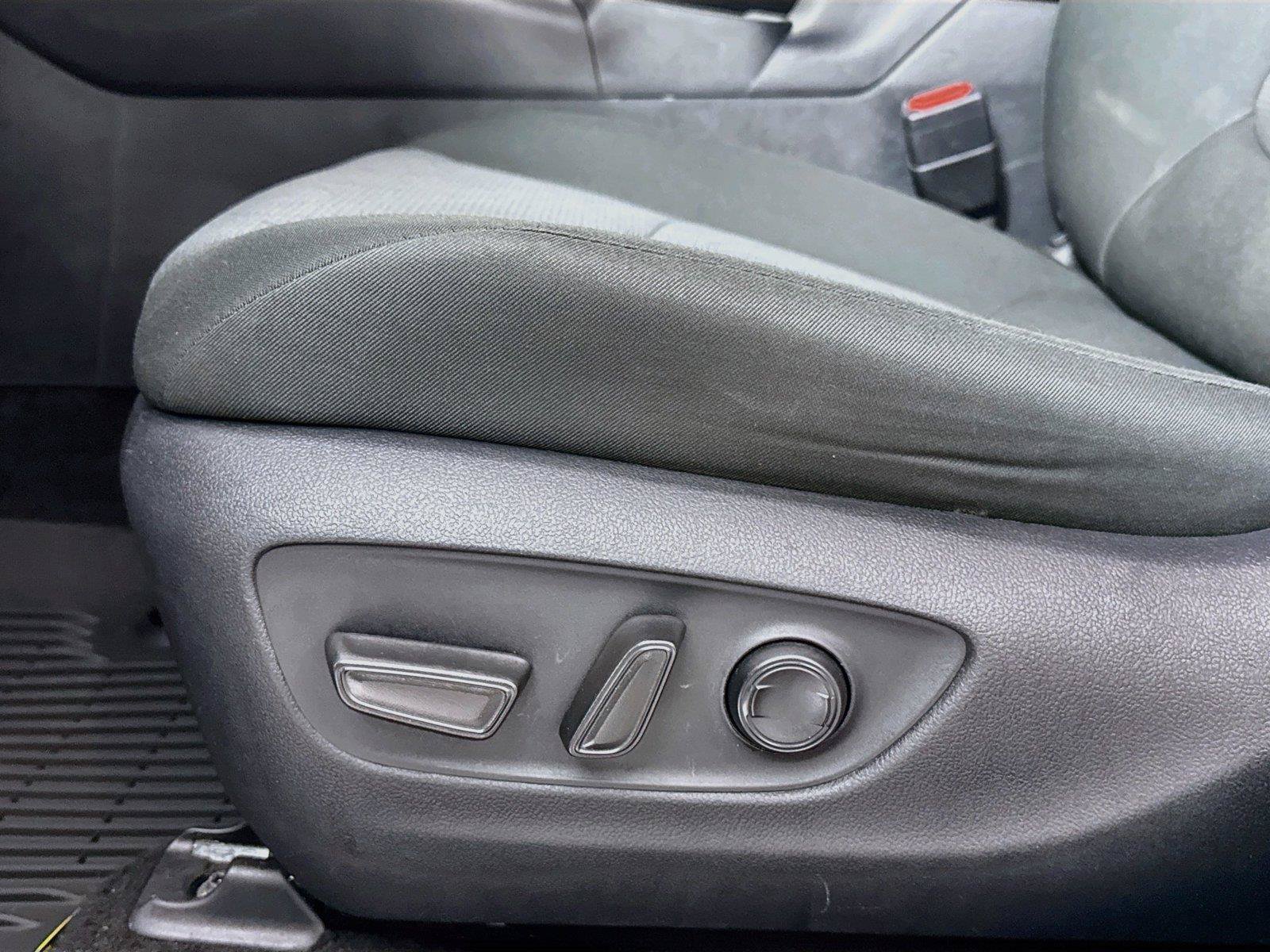Certified 2025 Toyota RAV4 XLE FWD image 27