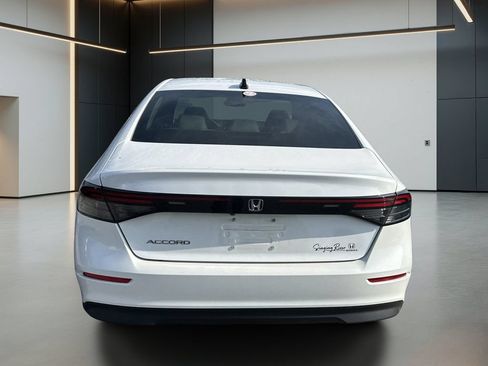 Used 2025 Honda Accord SE image 5