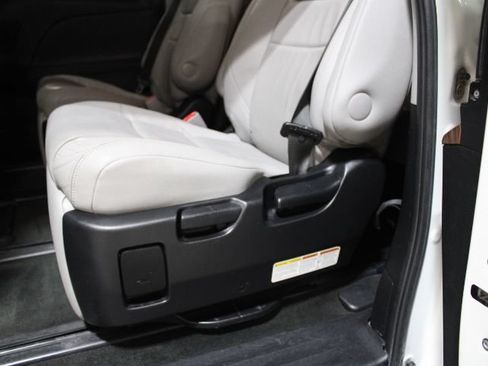 Used 2015 Toyota Sienna Limited Premium w/ Advanced Technology Package FWD image 51