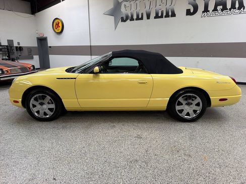 Used 2002 Ford Thunderbird RWD image 3
