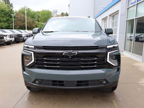 New 2026 Chevrolet Suburban RST w/ RST Capability Package AWD/4WD image 5