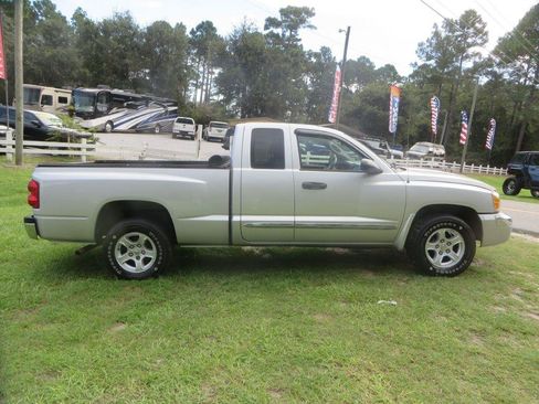 Used 2006 Dodge Dakota Laramie RWD image 5