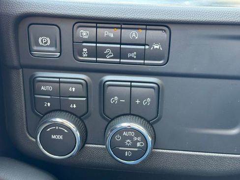 Certified 2025 Chevrolet Tahoe Z71 image 23