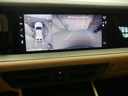 Certified 2025 Porsche Cayenne AWD/4WD image 42