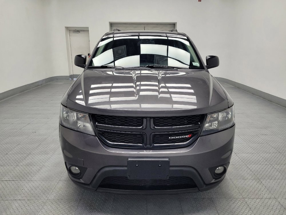 Used 2019 Dodge Journey SE w/ Connectivity Group FWD image 14