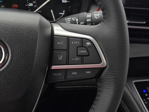 Certified 2026 Toyota Sienna XLE FWD image 21