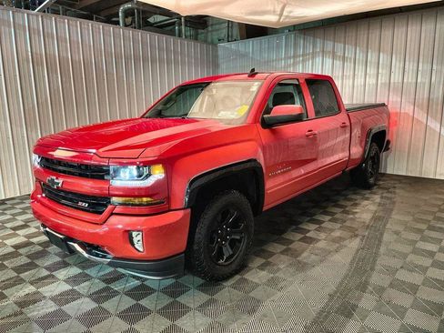 Used 2017 Chevrolet Silverado 1500 LT w/ All Star Edition image 4