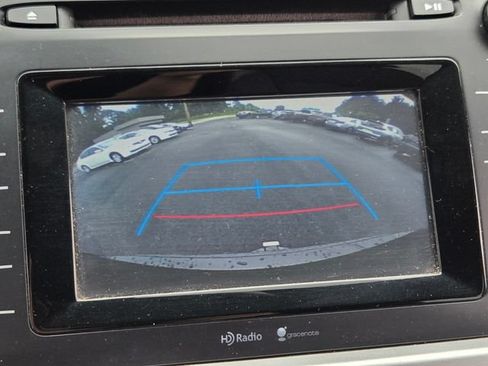 Used 2015 Toyota Highlander Plus FWD image 28