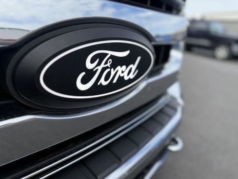 Used 2021 Ford F250 XLT w/ XLT Premium Package image 14