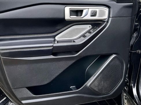 Used 2020 Ford Explorer ST w/ ST Street Pack image 21