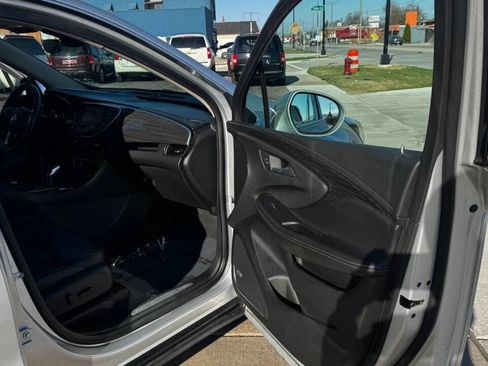 Used 2016 Buick Envision Premium image 12