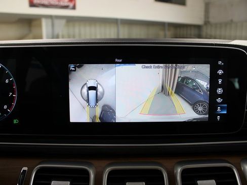 Used 2022 Mercedes-Benz GLS 580 4MATIC image 32