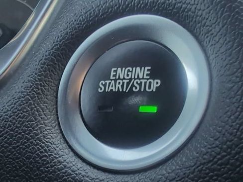 Certified 2023 Chevrolet Traverse RS FWD image 17