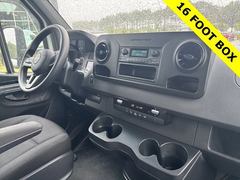 Used 2021 Freightliner Sprinter 3500 image 37