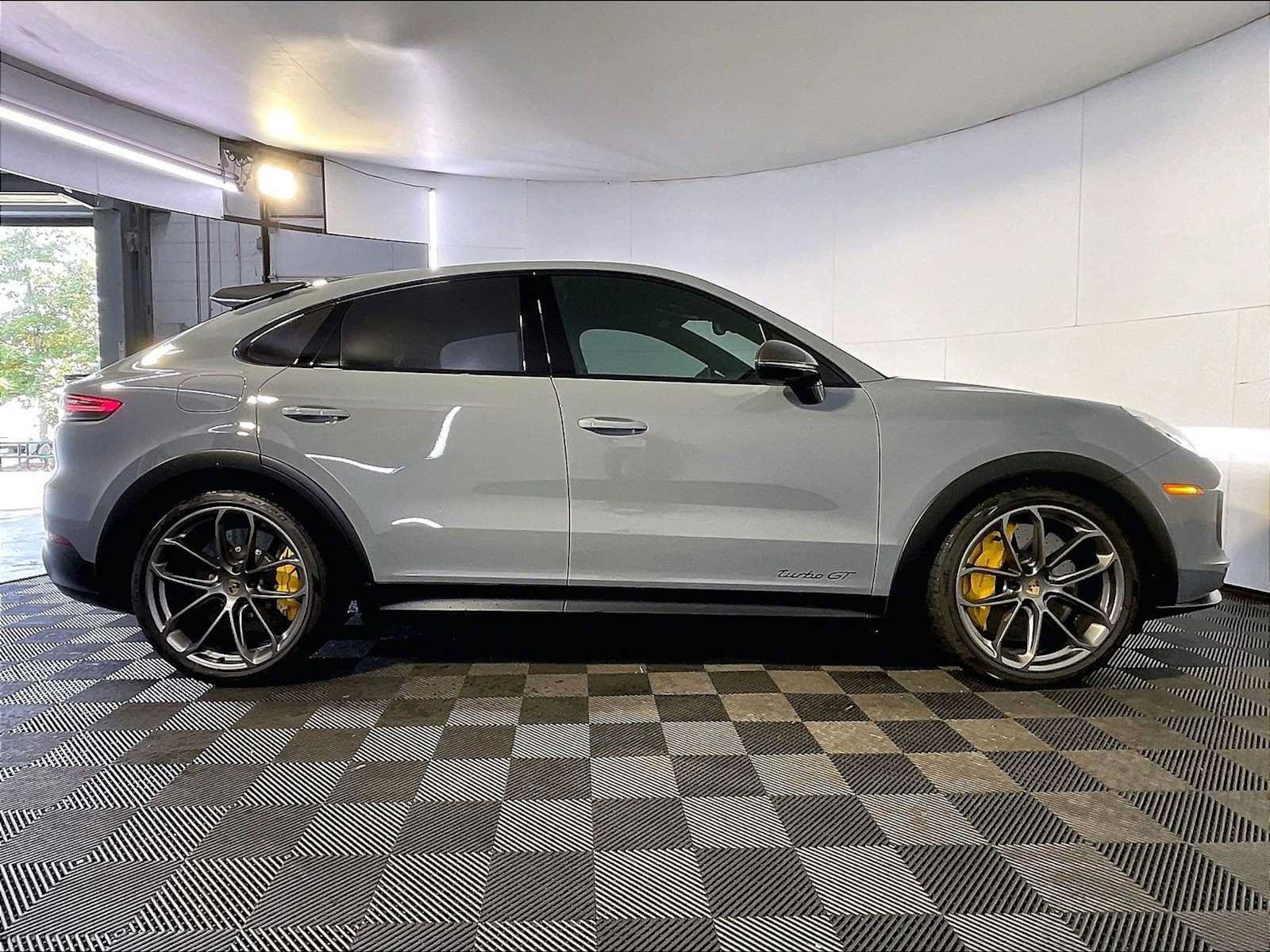 Certified 2022 Porsche Cayenne Turbo GT AWD/4WD image 8