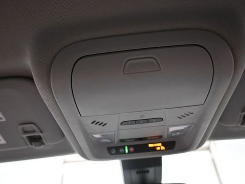 Used 2020 Chevrolet Equinox LT FWD image 12