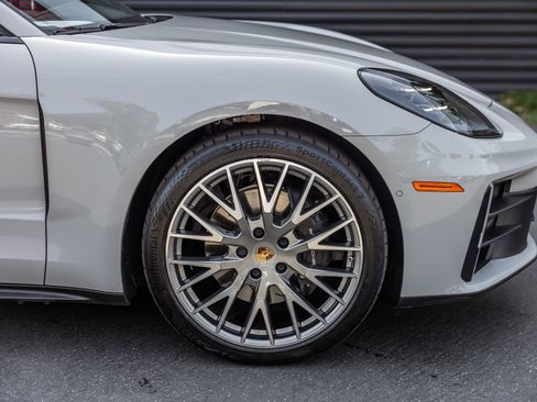 Certified 2024 Porsche Panamera RWD image 25