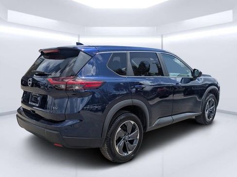 Used 2024 Nissan Rogue SV FWD image 3