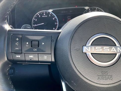 Used 2025 Nissan Pathfinder SV FWD image 23