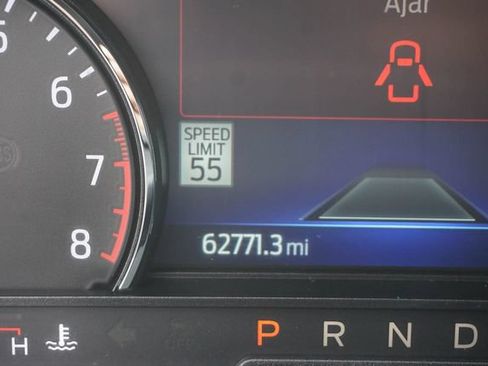 Used 2022 Ford Explorer XLT w/ Equipment Group 202A RWD image 27