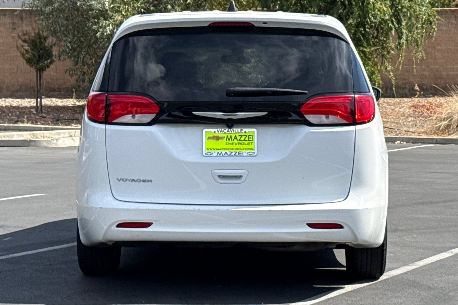 Used 2022 Chrysler Voyager LX FWD image 12
