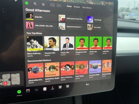 Used 2023 Tesla Model Y Long Range image 23