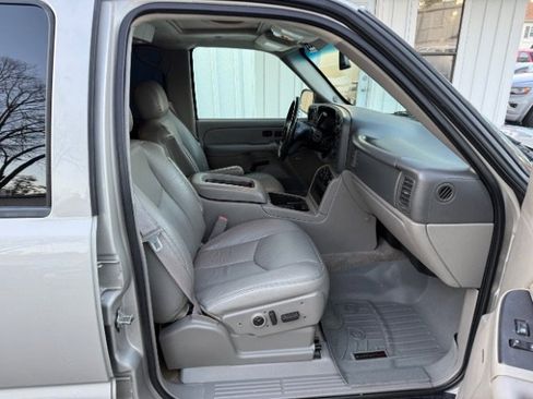 Used 2005 Chevrolet Tahoe Z71 w/ Preferred Equipment Group image 13