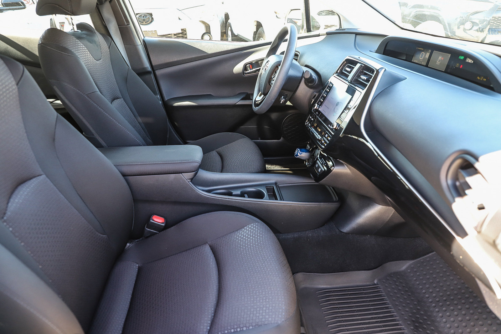 Certified 2022 Toyota Prius LE FWD image 15