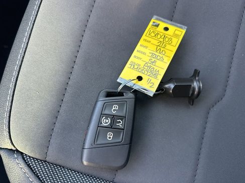 New 2026 Volkswagen Taos SE image 29