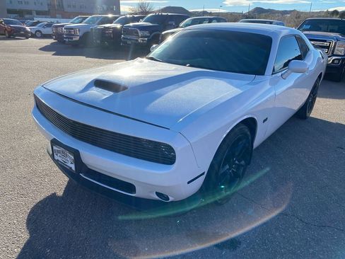 Used 2022 Dodge Challenger GT image 3