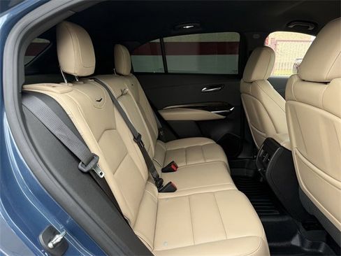 Used 2024 Cadillac XT4 Premium Luxury image 30