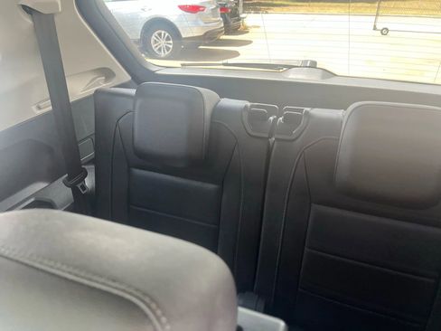 Used 2020 Volkswagen Tiguan SE w/ Panoramic Sunroof Package image 11