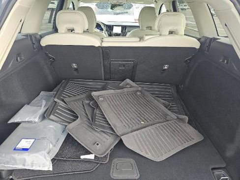 Used 2024 Volvo XC60 B5 Core w/ Protection Package Premier image 9