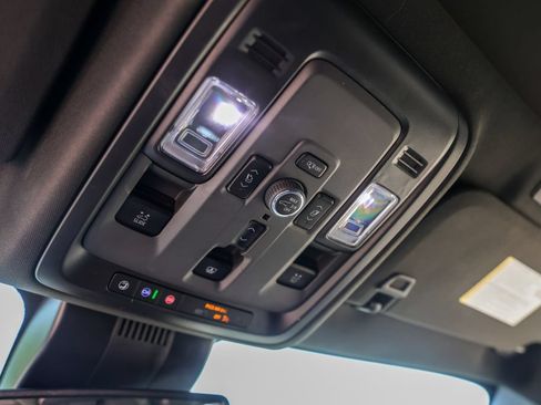 Used 2025 GMC Yukon Denali w/ Sun & Power Step Package AWD/4WD image 23