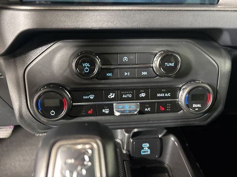 Used 2025 Ford Bronco Big Bend image 16