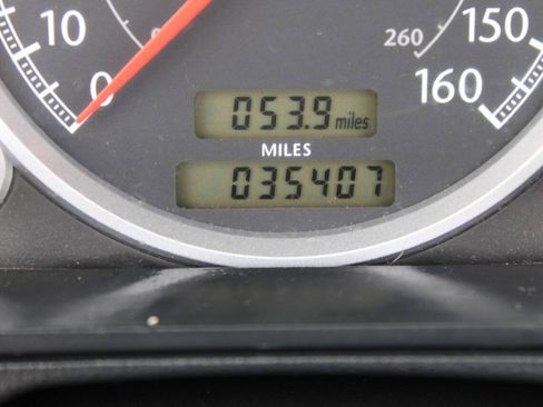 Used 2005 Chrysler Crossfire Limited RWD image 16