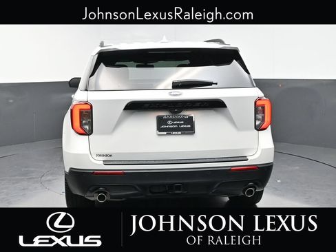 Used 2024 Ford Explorer ST-Line w/ Class IV Trailer Tow Package RWD image 8