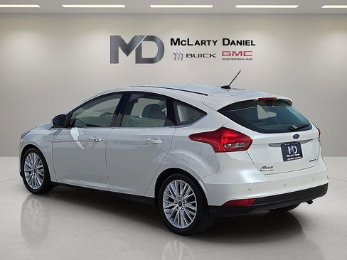 Used 2017 Ford Focus Titanium image 4