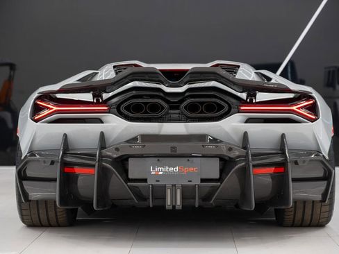 Used 2025 Lamborghini Revuelto image 17