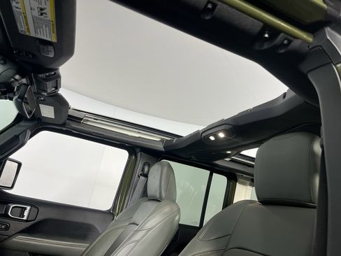 Certified 2024 Jeep Wrangler High Altitude image 25