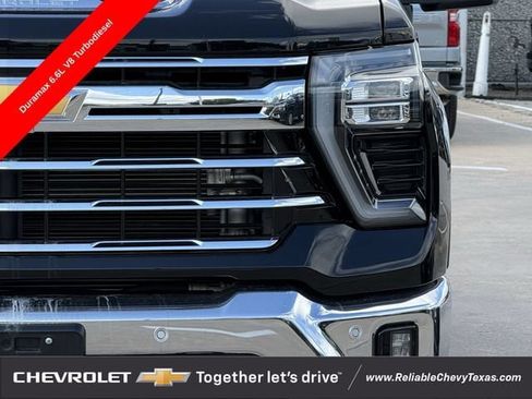 Used 2025 Chevrolet Silverado 2500 LTZ w/ LTZ Texas Edition AWD/4WD image 4