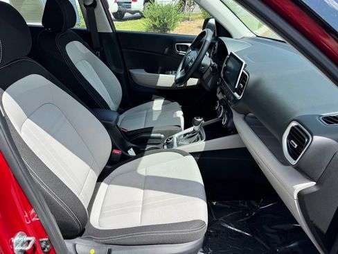 Used 2025 Hyundai Venue SEL FWD image 22